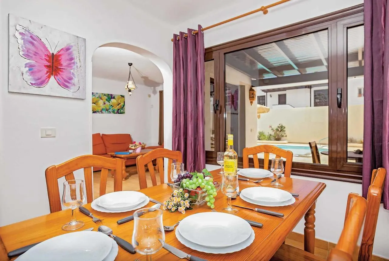 Rosa Bella Villa Puerto del Carmen  0*, Puerto del Carmen (Lanzarote)
